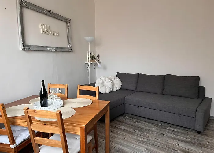 Pacsirta Apartmanhaz Lägenhet Eger