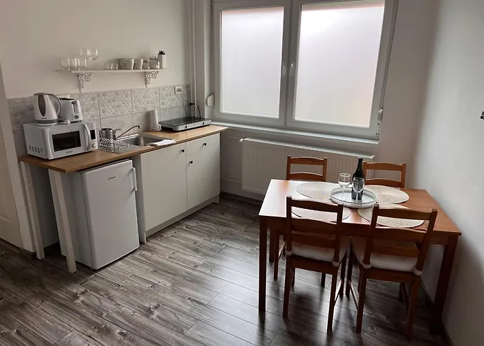 Pacsirta Apartmanhaz *