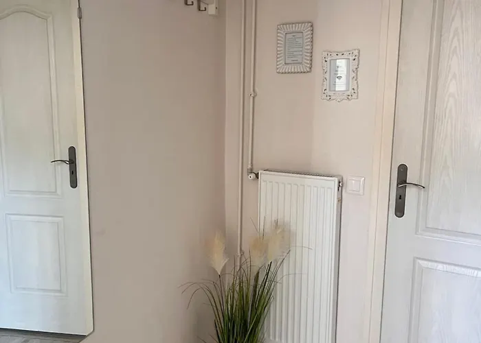 Lägenhet Pacsirta Apartmanhaz