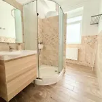Pacsirta Apartmanhaz Διαμέρισμα *