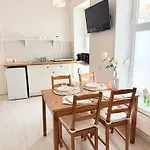 Pacsirta Apartmanhaz Διαμέρισμα *