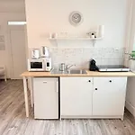 Pacsirta Apartmanhaz *