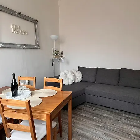 Pacsirta Apartmanhaz Appartement Eger
