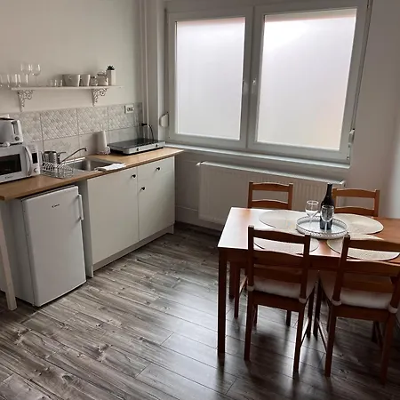 Pacsirta Apartmanhaz *