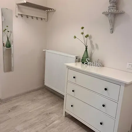 Pacsirta Apartmanhaz Eger