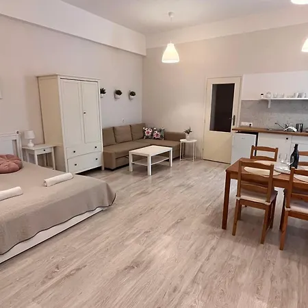Pacsirta Apartmanhaz * Eger