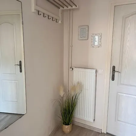Apartment Pacsirta Apartmanhaz