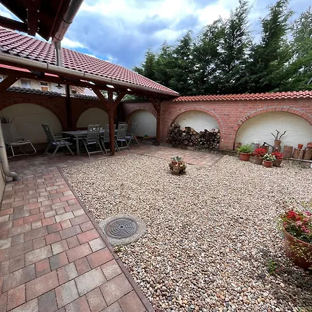 Pacsirta Apartmanhaz Eger