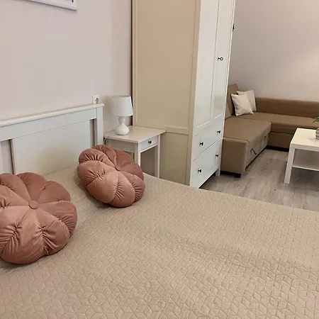 Apartment Pacsirta Apartmanhaz