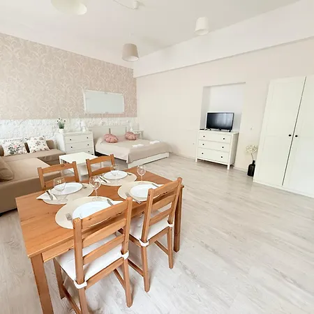 Pacsirta Apartmanhaz Lägenhet Eger