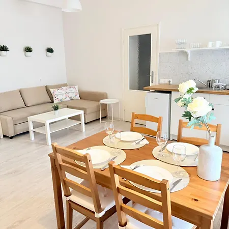 Pacsirta Apartmanhaz * Eger