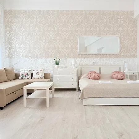 Pacsirta Apartmanhaz 埃格尔