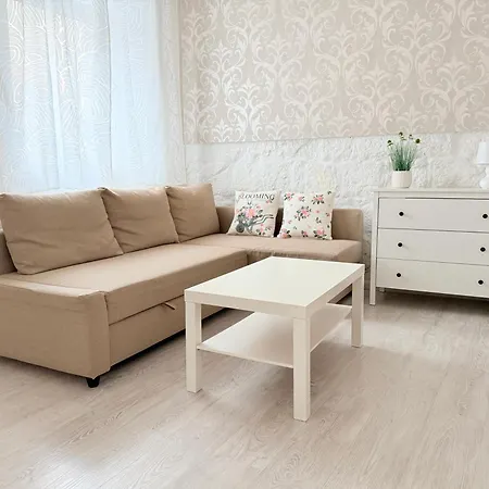 Pacsirta Apartmanhaz * Eger