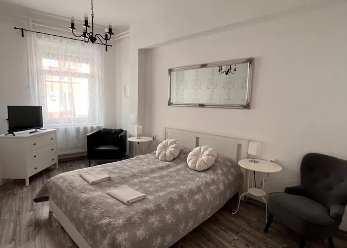 Pacsirta Apartmanhaz 아파트 *