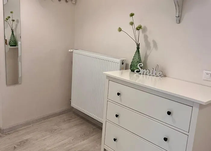 Pacsirta Apartmanhaz 에게르