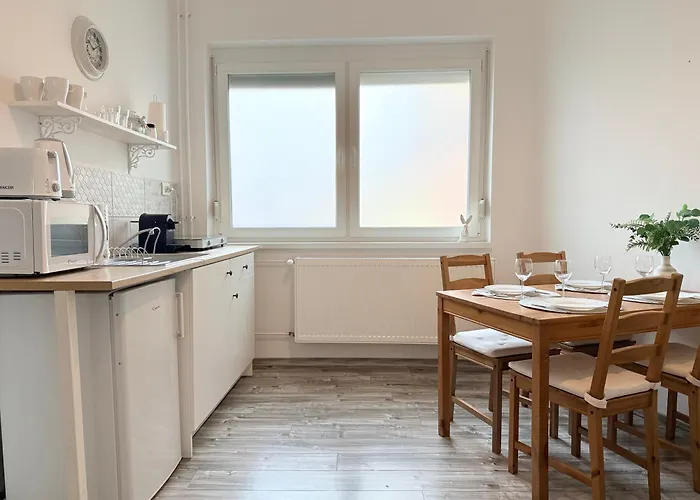 Pacsirta Apartman Eger