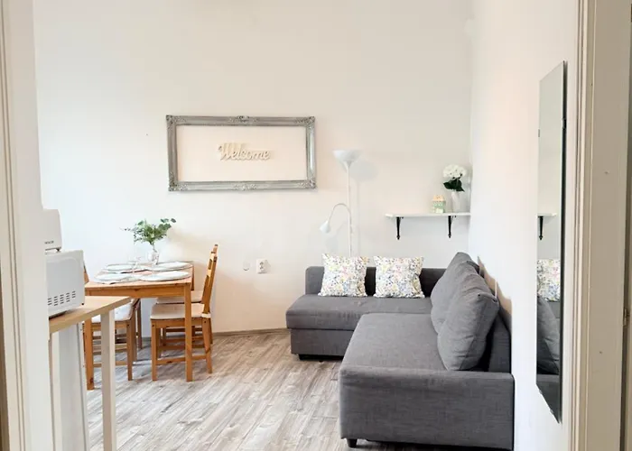 Pacsirta Apartmanhaz Apartment *